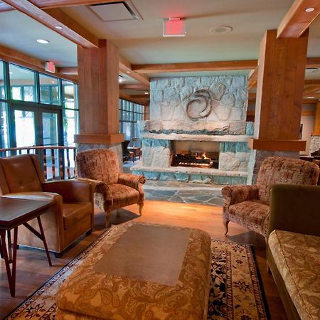 First Tracks Lodge Whistler Extérieur photo