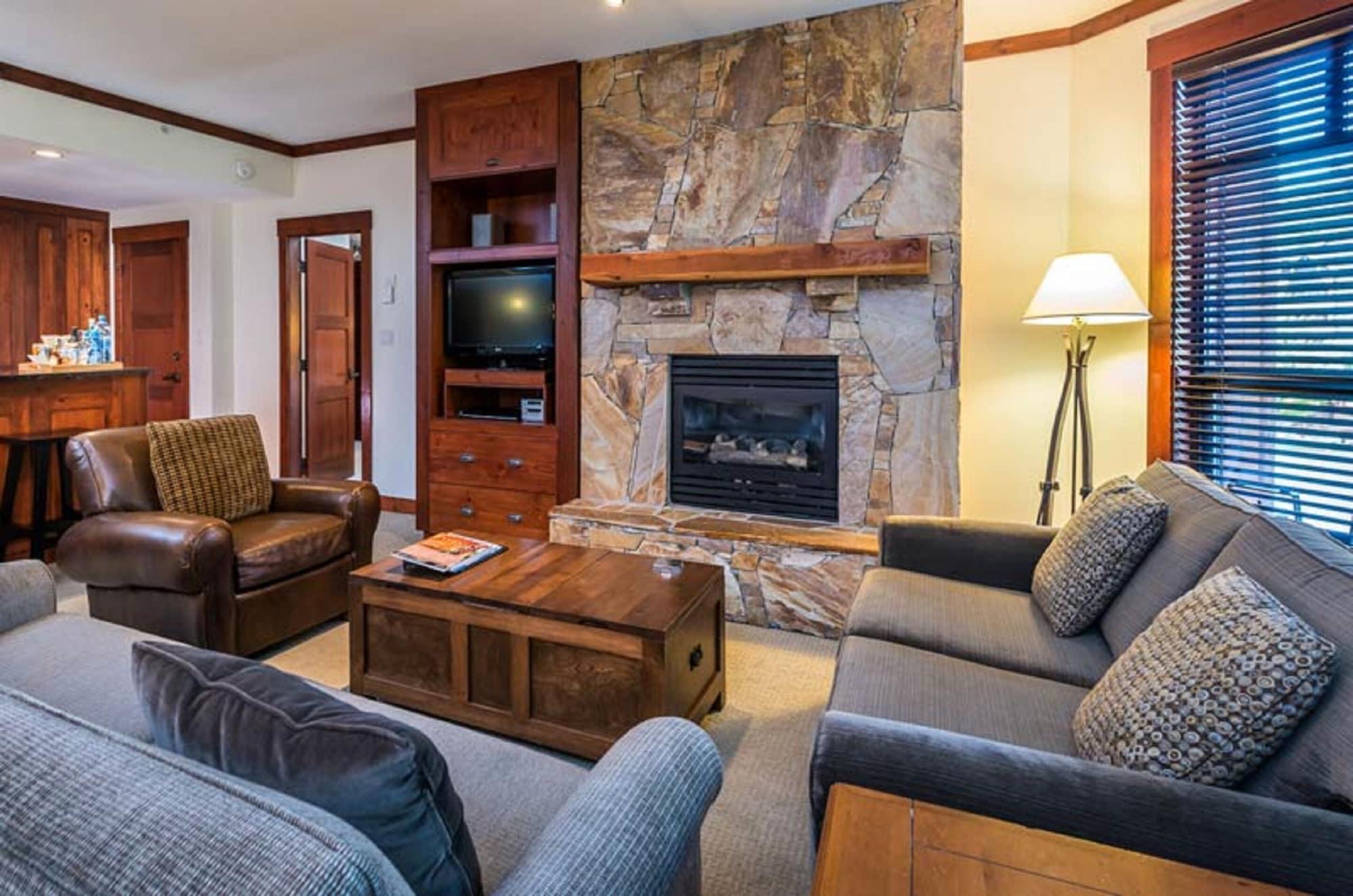First Tracks Lodge Whistler Extérieur photo