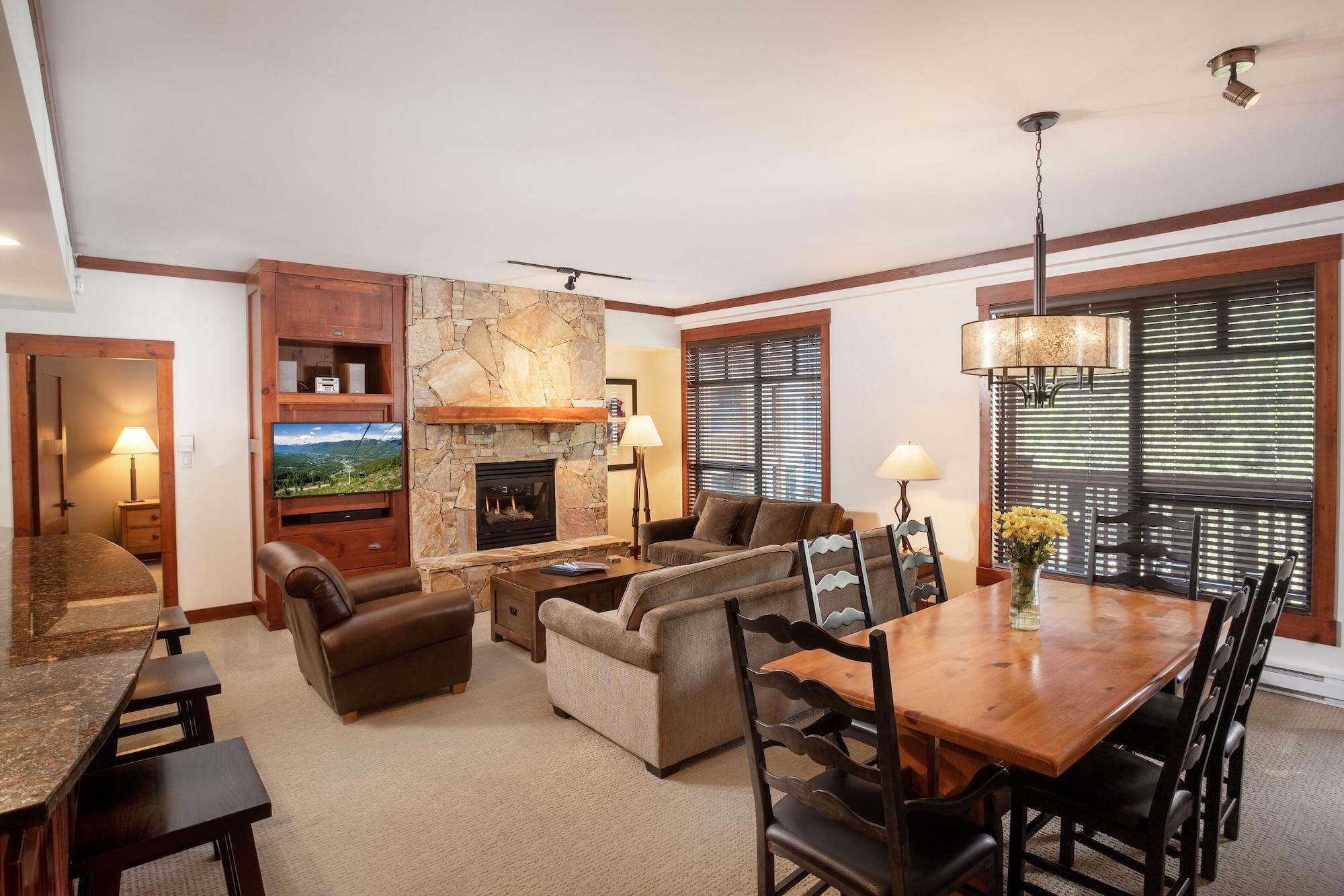 First Tracks Lodge Whistler Extérieur photo