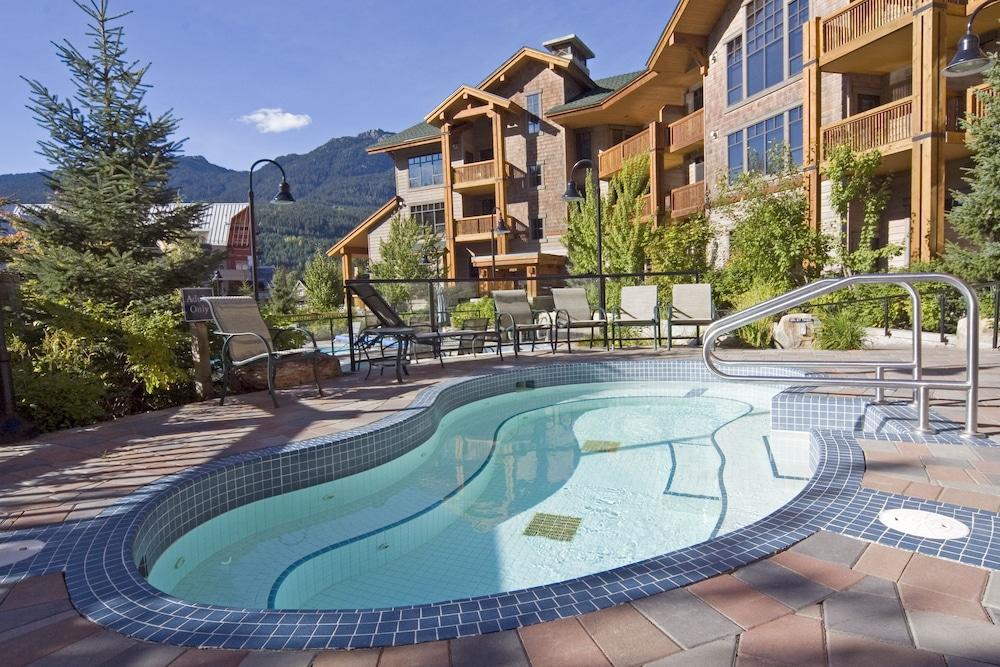 First Tracks Lodge Whistler Extérieur photo
