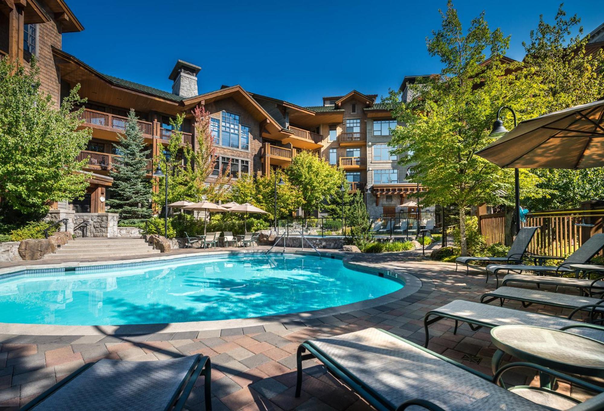 First Tracks Lodge Whistler Extérieur photo