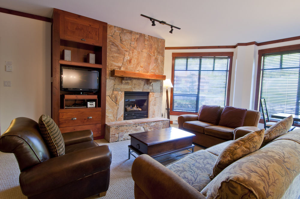 First Tracks Lodge Whistler Extérieur photo