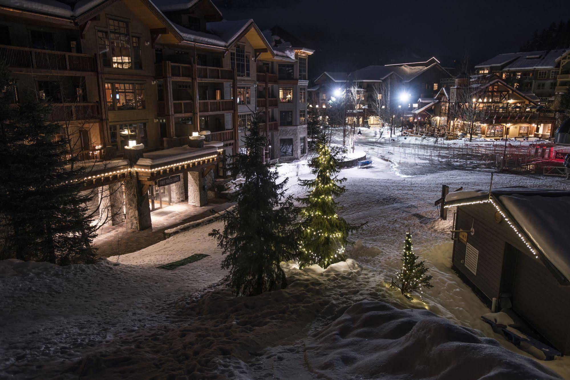 First Tracks Lodge Whistler Extérieur photo