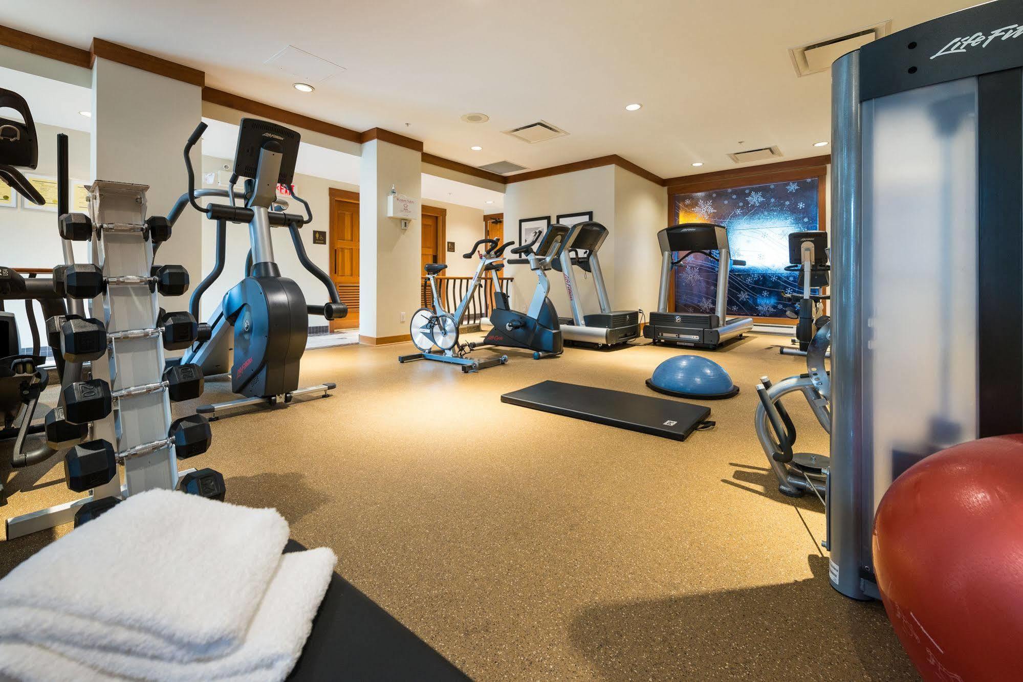First Tracks Lodge Whistler Extérieur photo