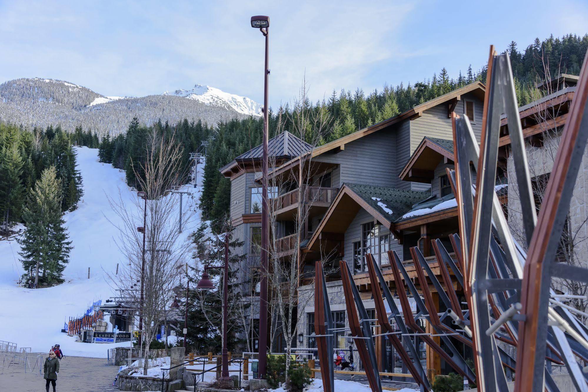 First Tracks Lodge Whistler Extérieur photo