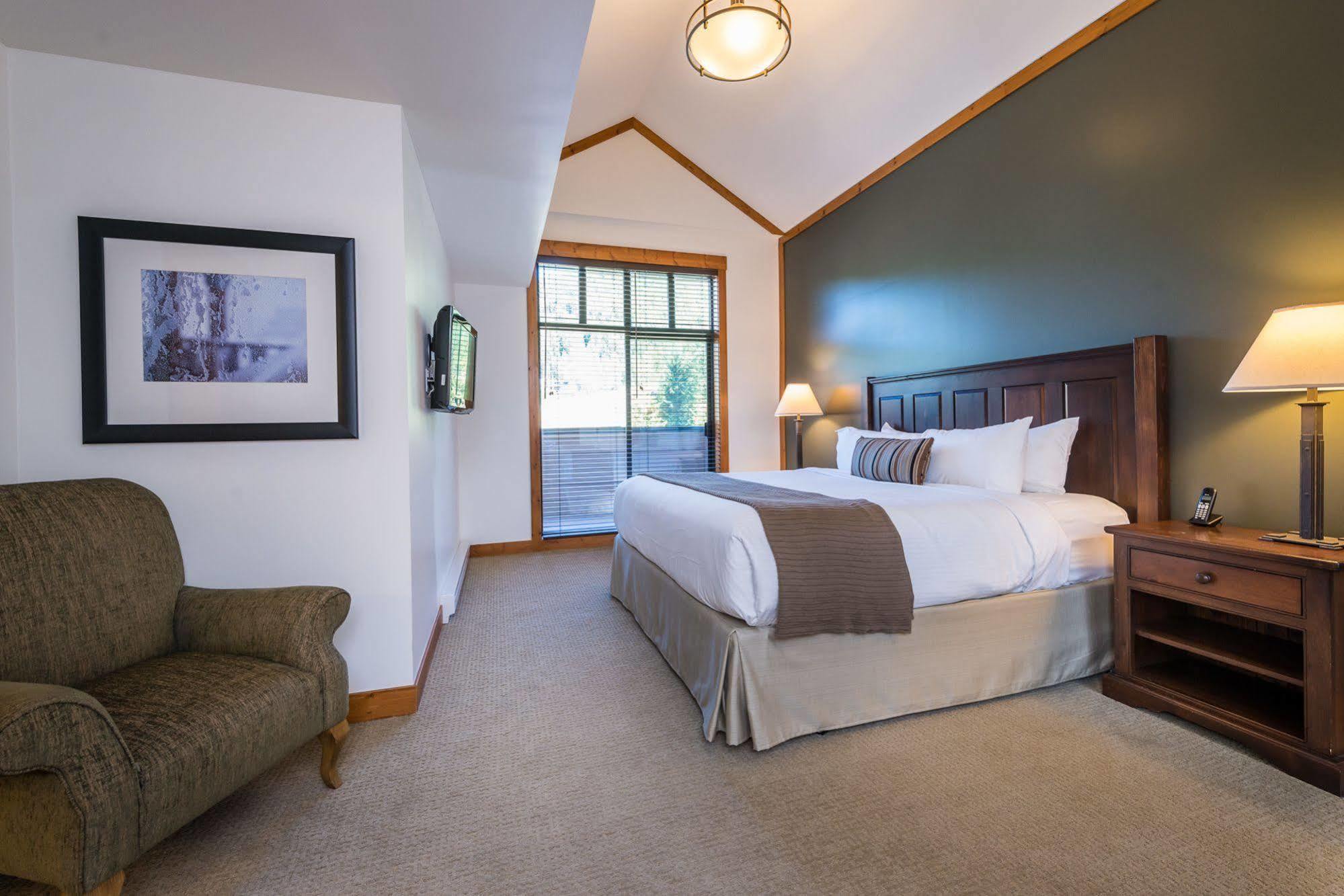 First Tracks Lodge Whistler Extérieur photo