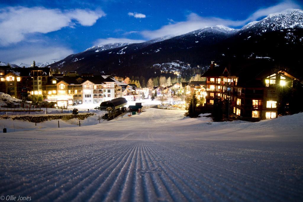 First Tracks Lodge Whistler Extérieur photo